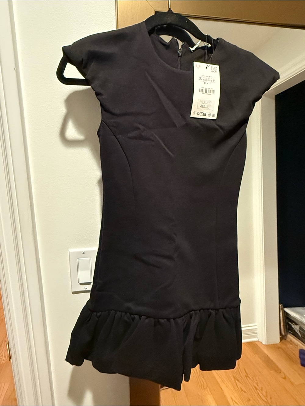 NWT Zara Black Cap-Sleeve Ruffle-Hem Dress - Picture 7 of 9